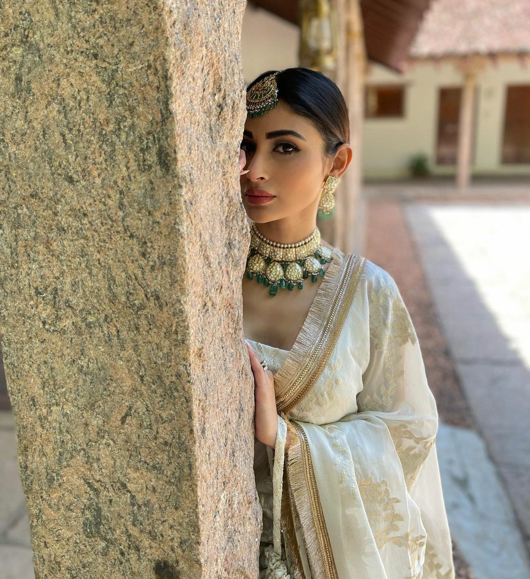 Minimalist Ethnic Looks Inspired By Mouni Roy