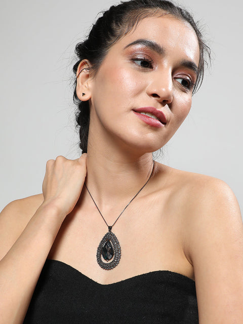 Silver-Plated Oval-Shaped Artificial Stones Studded Velvet Pendants With Chains