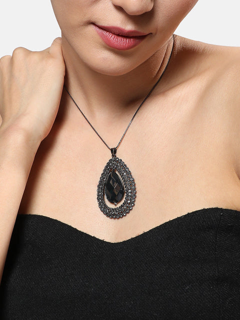 Silver-Plated Oval-Shaped Artificial Stones Studded Velvet Pendants With Chains