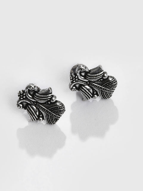 SILVER GEOMETRICAL PENDANT AND STUD SET