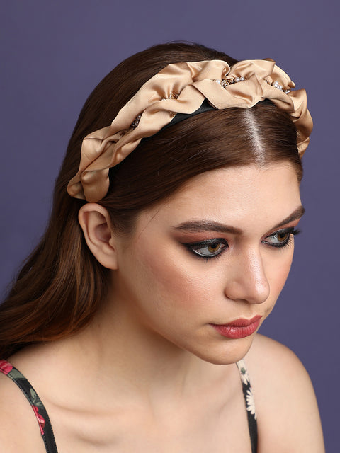 Shimmering Elegance: Accentuating Hair with an Embellished Hairband