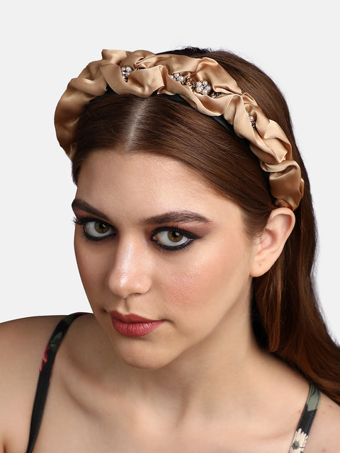 Shimmering Elegance: Accentuating Hair with an Embellished Hairband