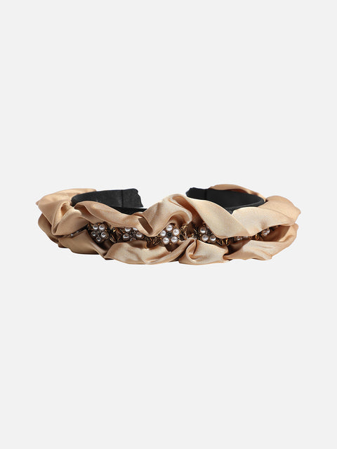 Shimmering Elegance: Accentuating Hair with an Embellished Hairband