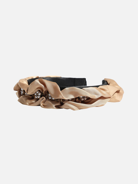 Shimmering Elegance: Accentuating Hair with an Embellished Hairband