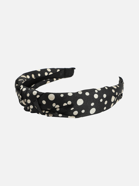 Glittering Accessory: The Embellished Hairband of Glamour