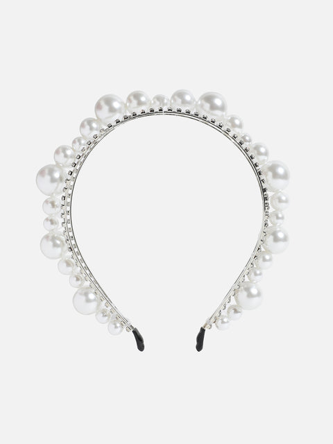 Glistening Charm: Accentuating Style with an Embellished Hairband