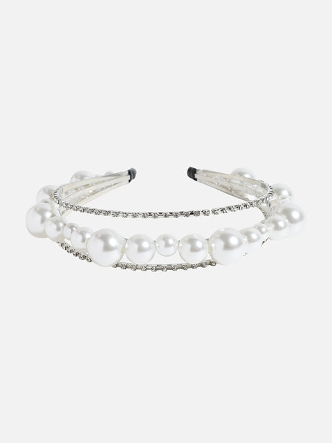 Glistening Charm: Accentuating Style with an Embellished Hairband