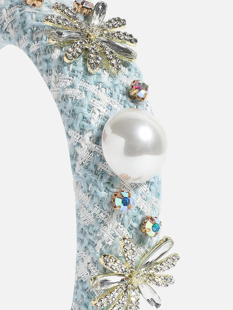 Dazzling Delight: Elevating Style with an Embellished Hairband