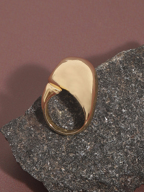 Gleaming Glamour: Adorn Your Fingers with Stunning Rings
