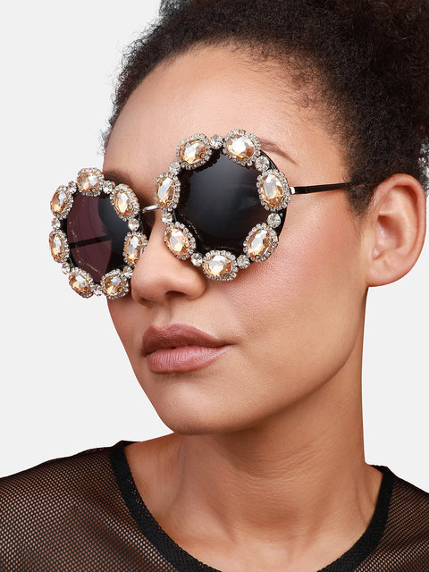 Radiant Frames: Glam Up Your Eyes