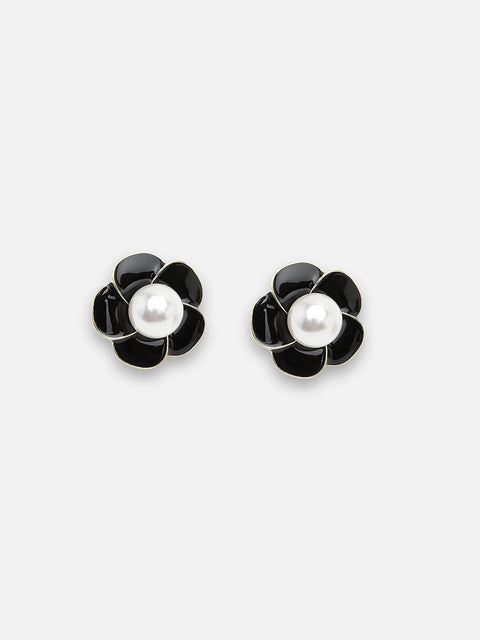 GOLD PLATED CASUAL PEARLS STUD FOR WOMEN