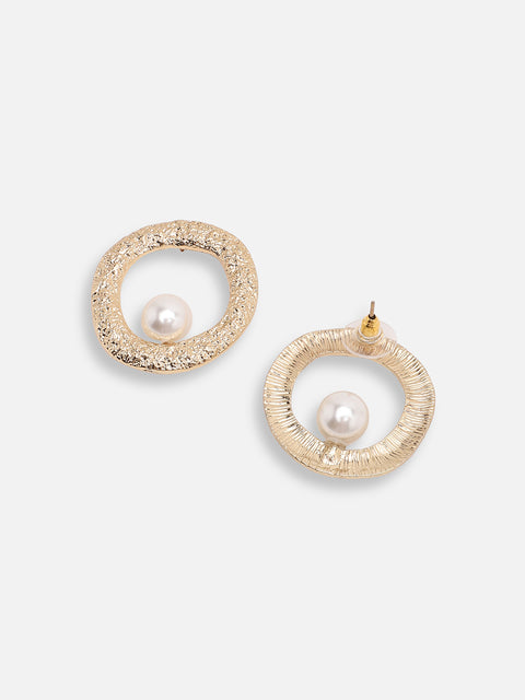 GOLD PLATED CASUAL PEARLS STUD FOR WOMEN