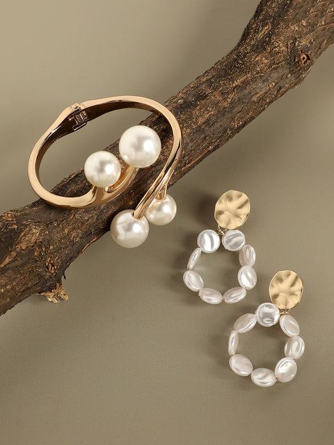 Pack Of Pearl Earrings & Bracelet